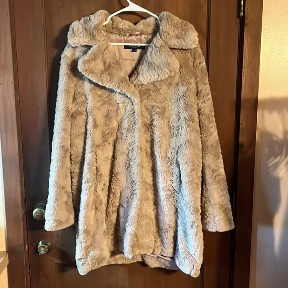 XL KENNETH COLE NEW YORK PINK FAUX FUR JACKET - Picture 5 of 12